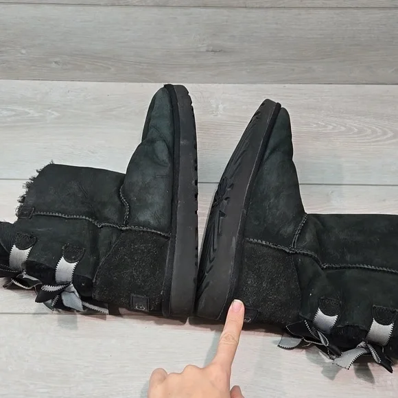 Ugg Australia Women's Baile Back Bow Black Suede Boots Sheepskin Shoes Sz 8